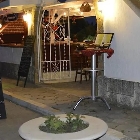 아파트 Chateau 2 Studio